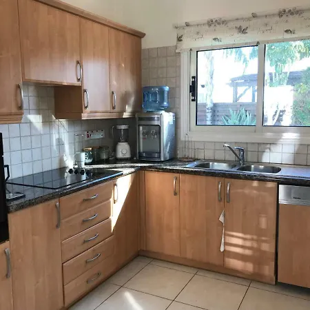Elena 2 - 15 Villa Paralimni